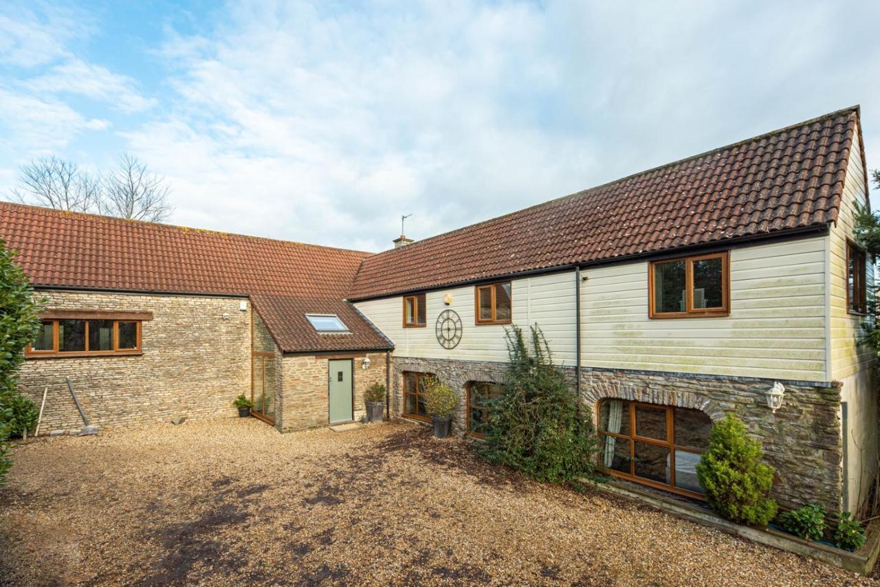 Ferienhaus The West Barn Near Bath, Sleeps 24 And 2 Hot Tubs *
