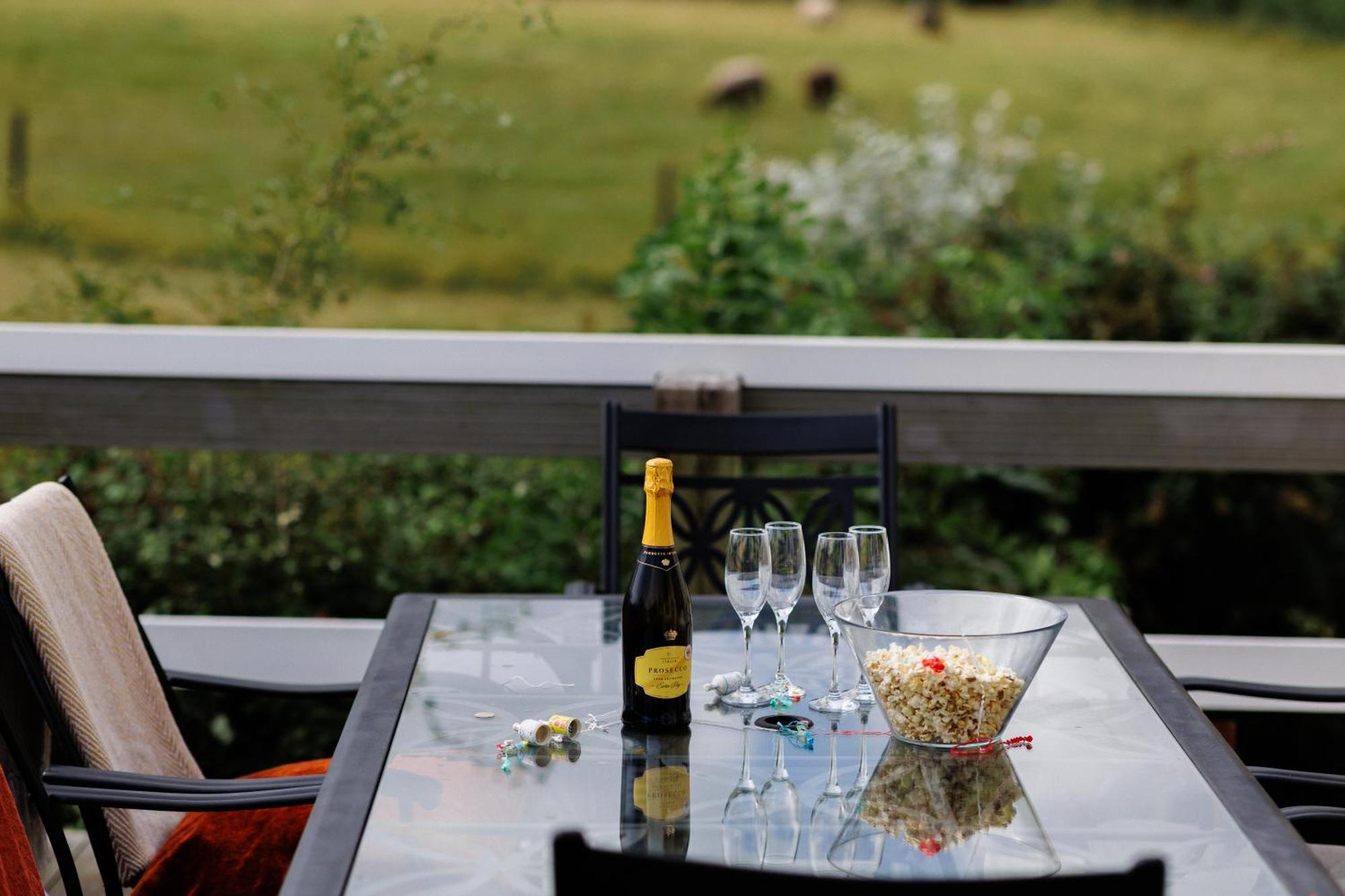 The West Barn Near Bath, Sleeps 24 And 2 Hot Tubs Ferienhaus *