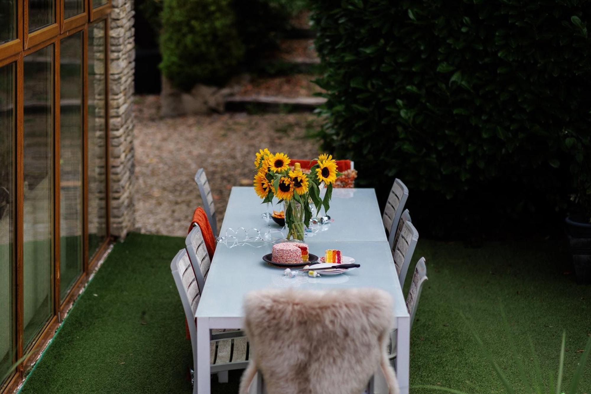 The West Barn Near Bath, Sleeps 24 And 2 Hot Tubs Ferienhaus *