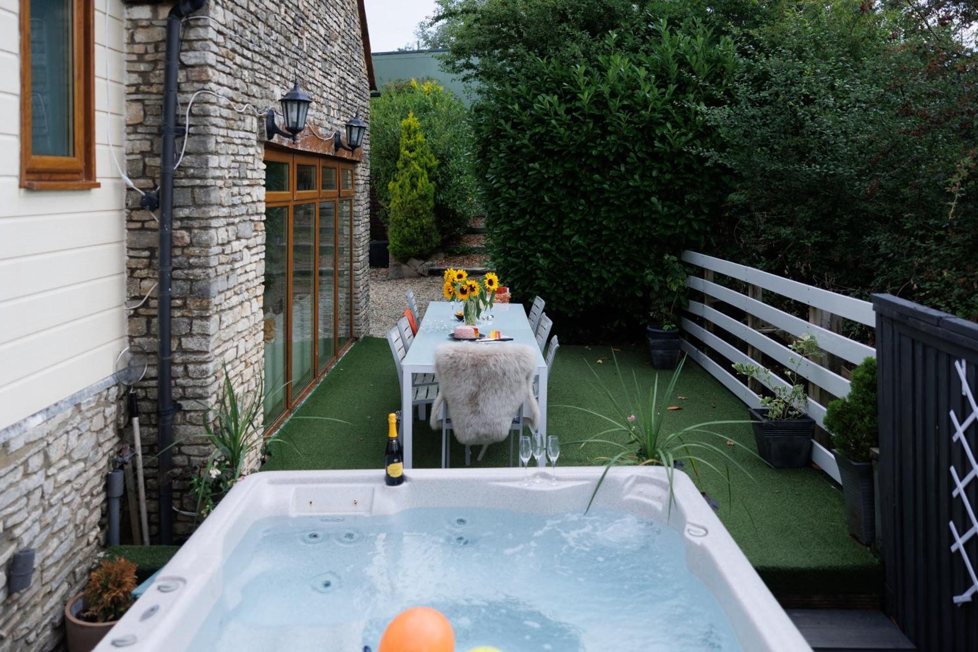 The West Barn Near Bath, Sleeps 24 And 2 Hot Tubs Bristol