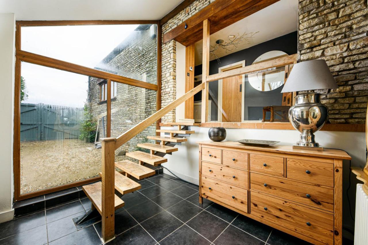 Сasa de vacaciones The West Barn Near Bath, Sleeps 24 And 2 Hot Tubs Bristol
